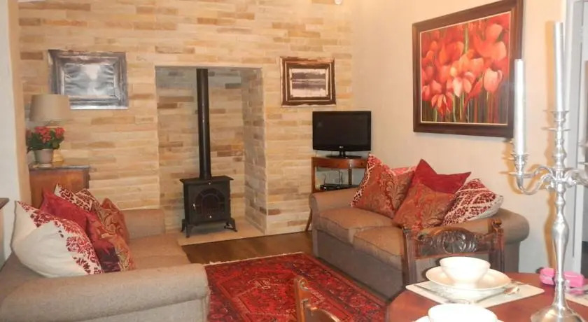 The Falls Cottages