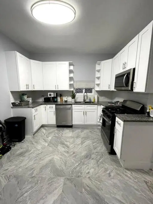 Lovely Logan Square 2-Bedroom in Chicago