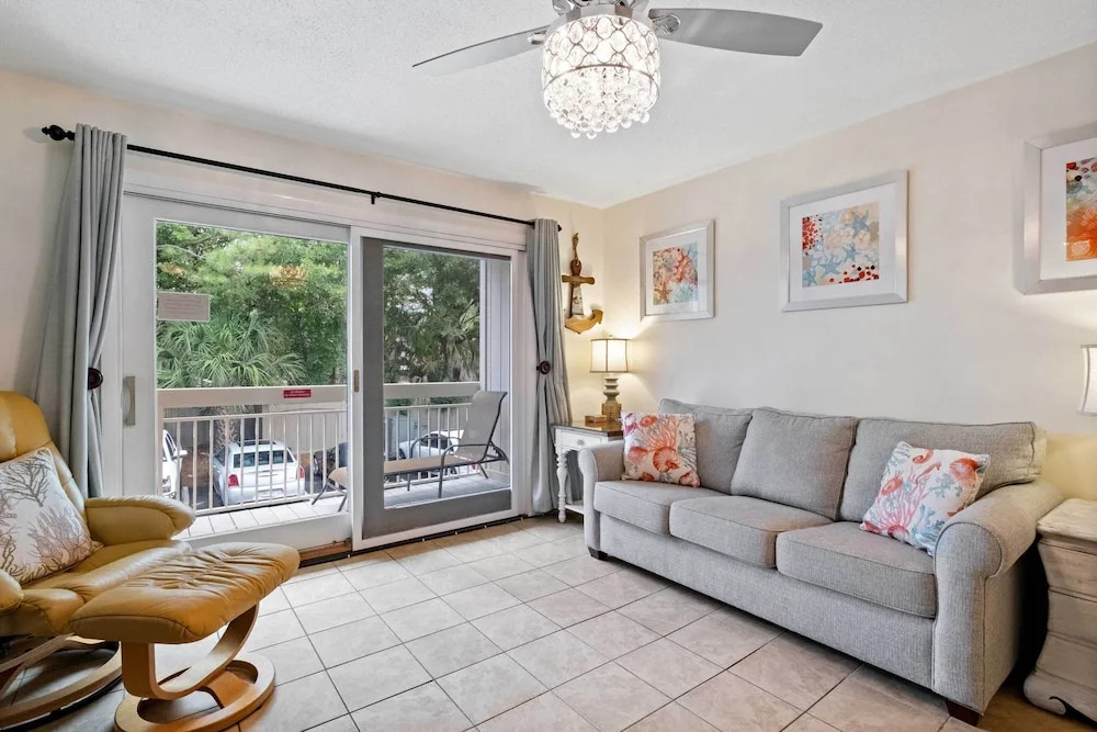 Walk to Bars & Shops: Resort Condo in Hilton Head!