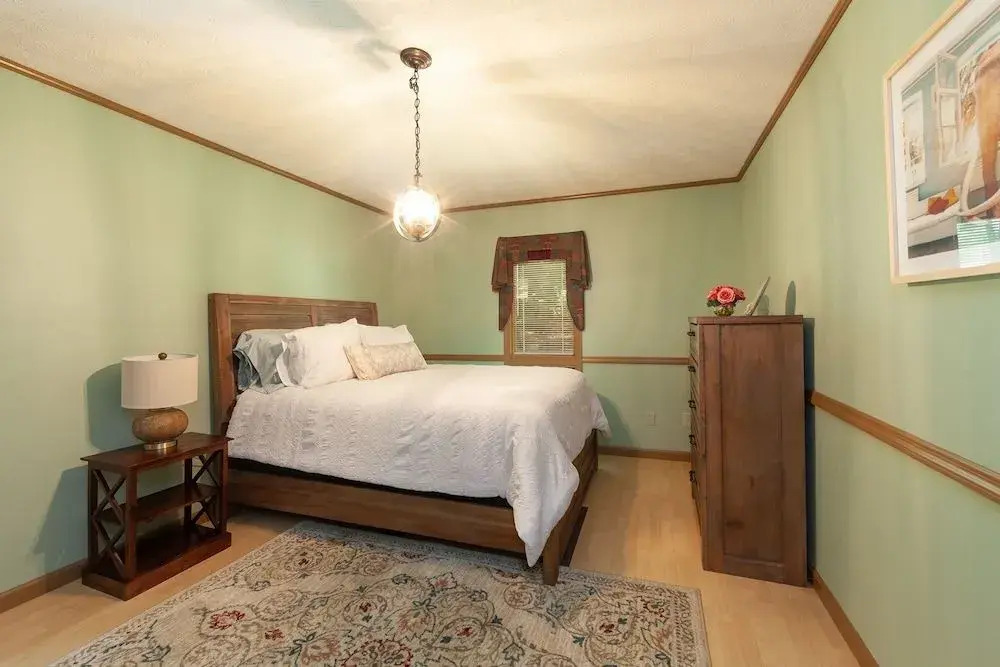 Chicken Creek's Edge 3 Bedroom Home by Redawning