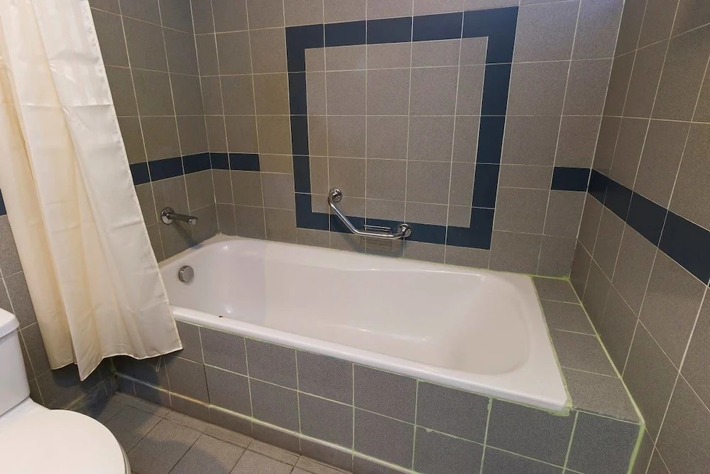 2 And 1Br Serviced Apartment Very Near Bukit Bintang