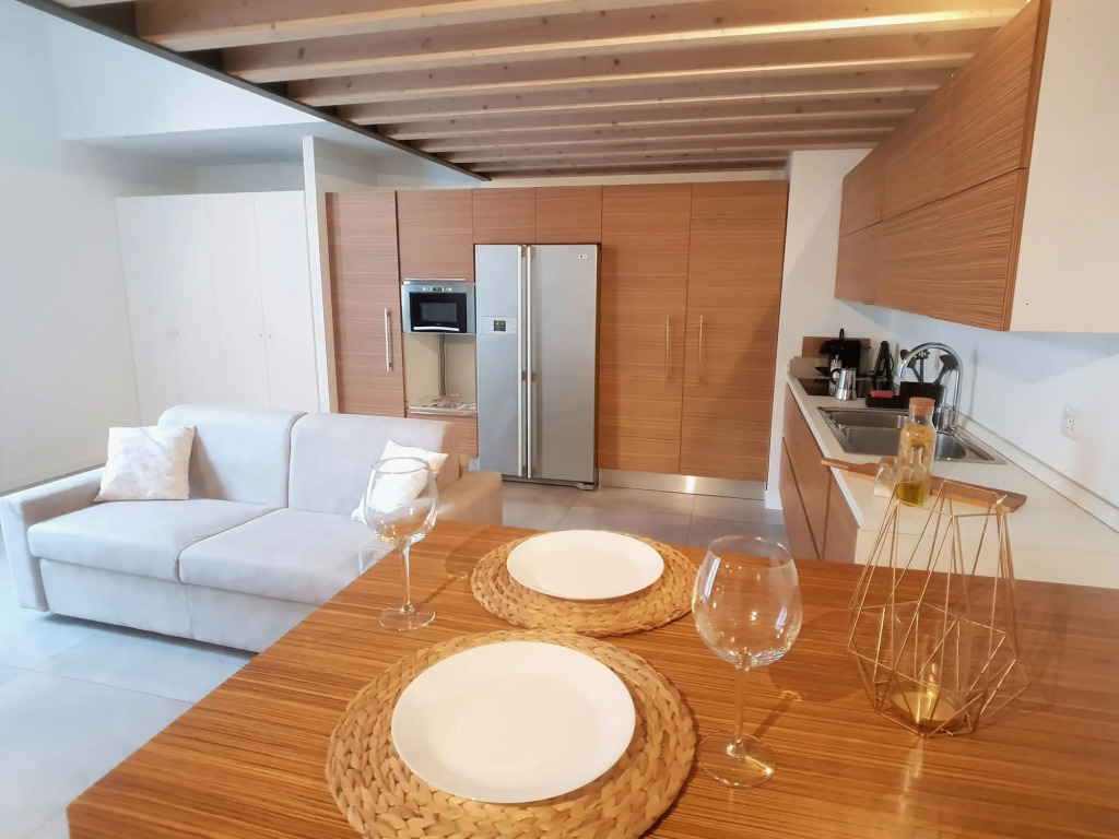 Design Central Apartment