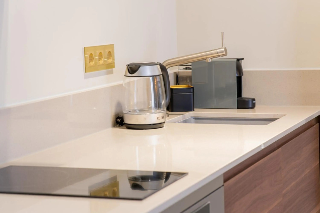 The Den Newly Build Apartment 7-Minutes From Rotterdam City Central Station