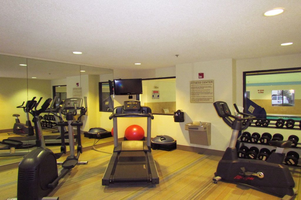 Holiday Inn Express & Suites Chesapeake by IHG