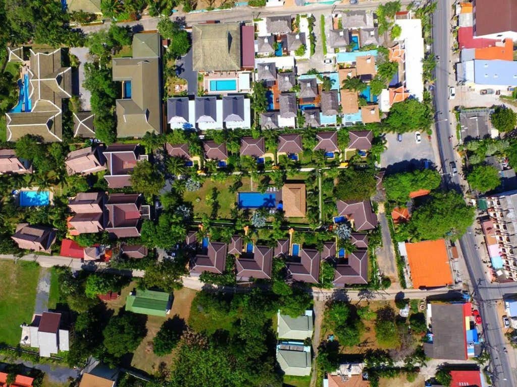 Naiharn Garden Villa