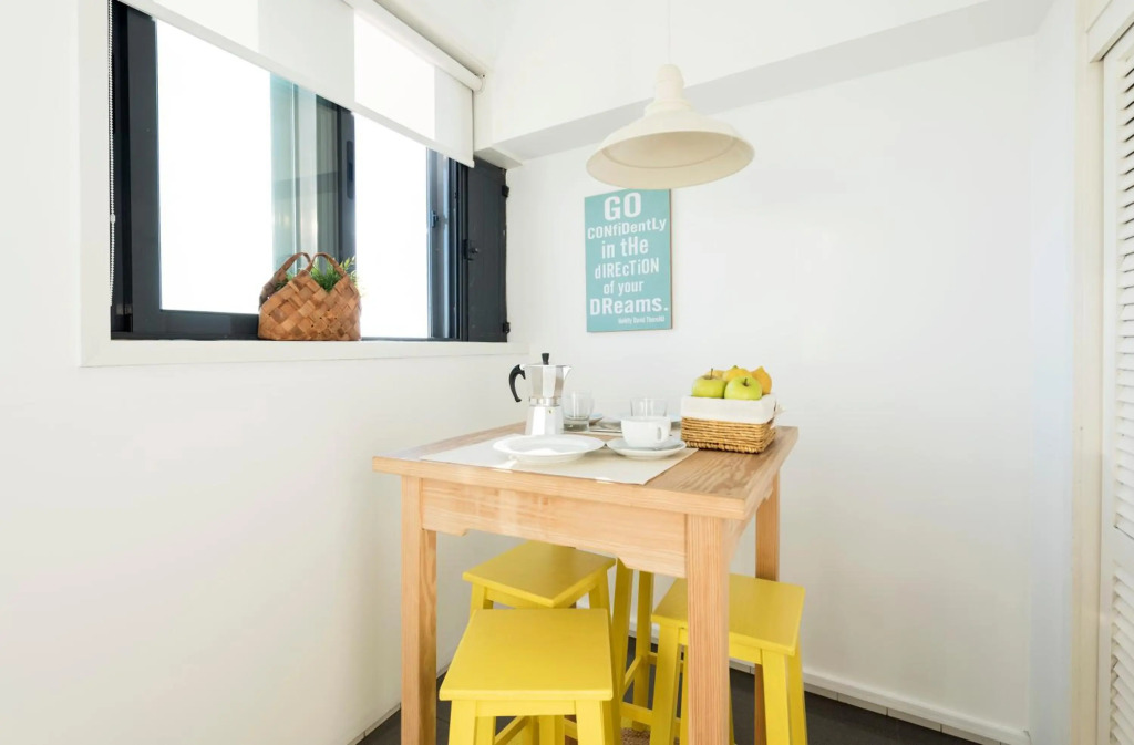 Foz Beach Apartment w Sea Views by LovelyStay