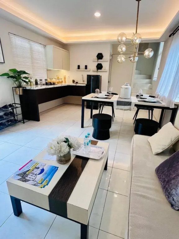 Suite Room by Echa at Alesha House