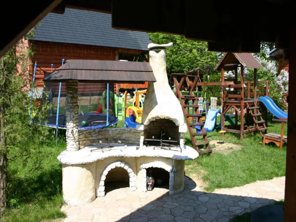 Zbojn¿a drevenica 2