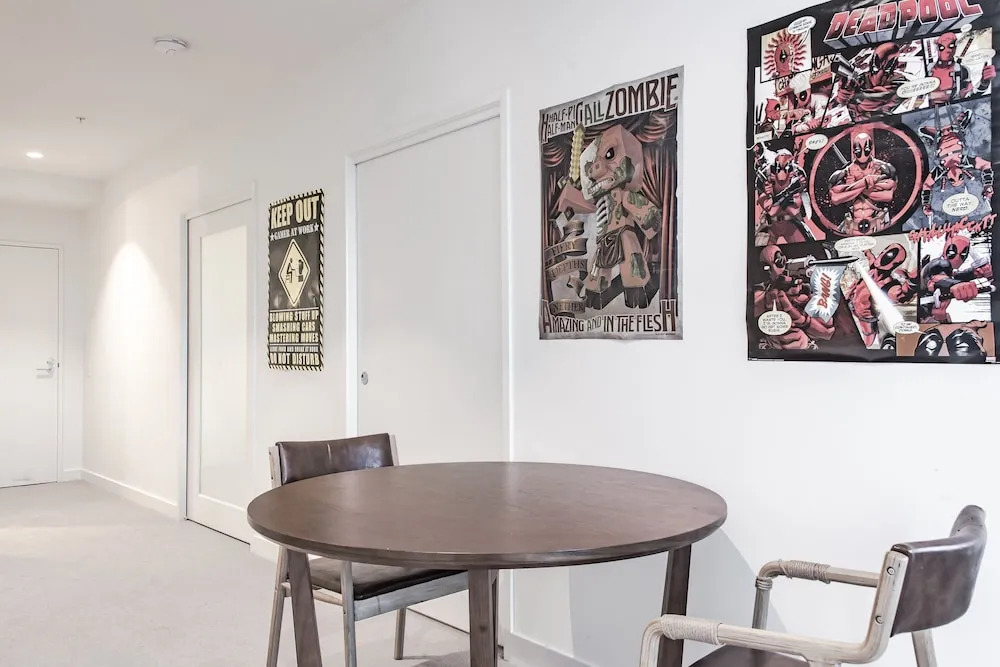 EPORO Tower Modern Apartments Melbourne Central CBD