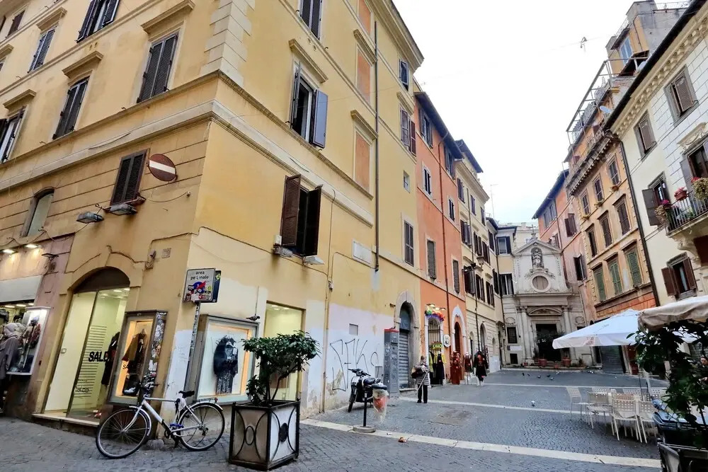 Campo dei Fiori 3-bed Apartment, hi Standing