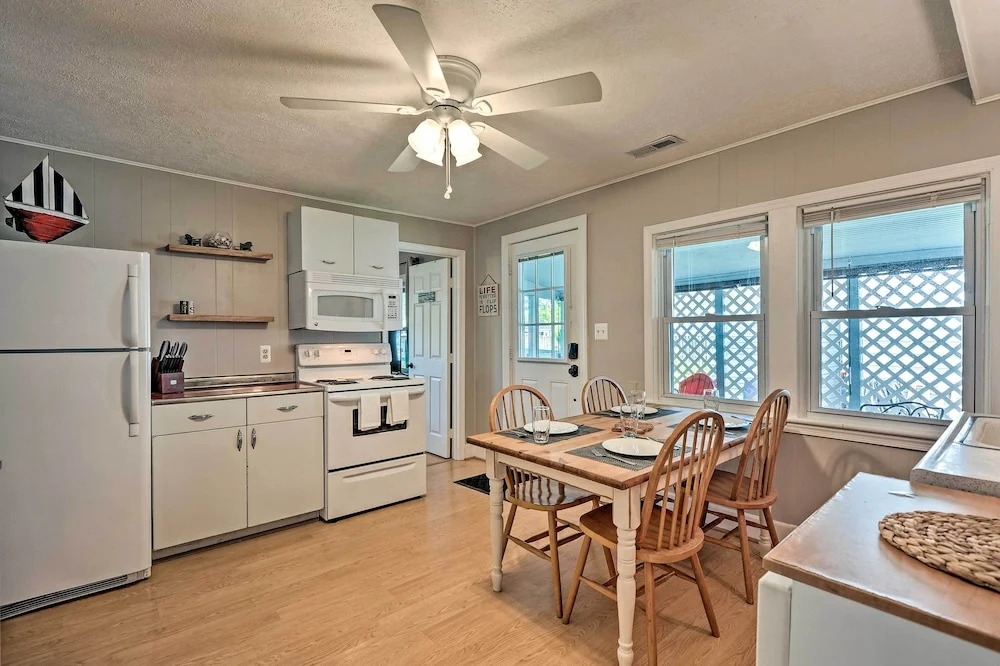 'the Blue Crab Cottage' - 3 Blocks From The Beach!