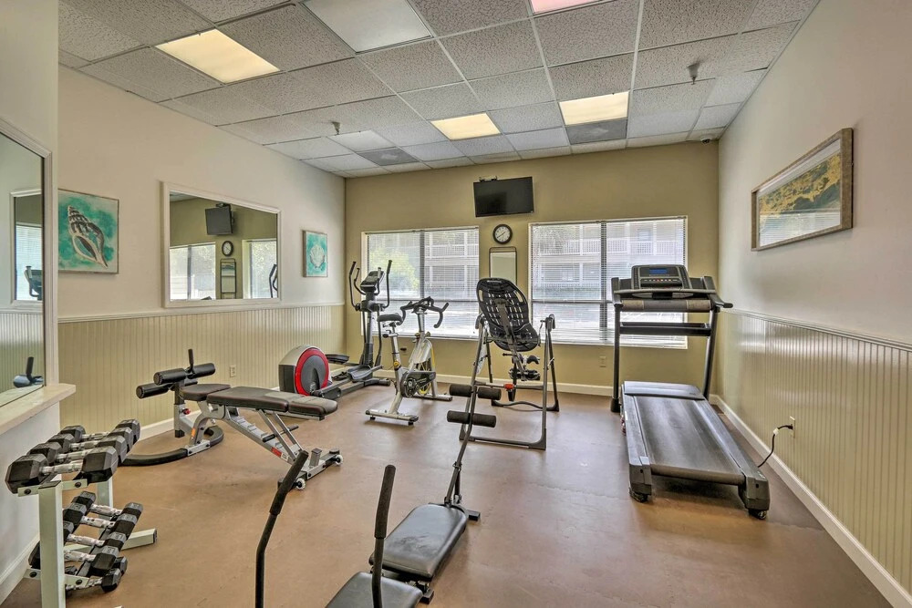 Beach + Pool Access: Colorful Hilton Head Condo!