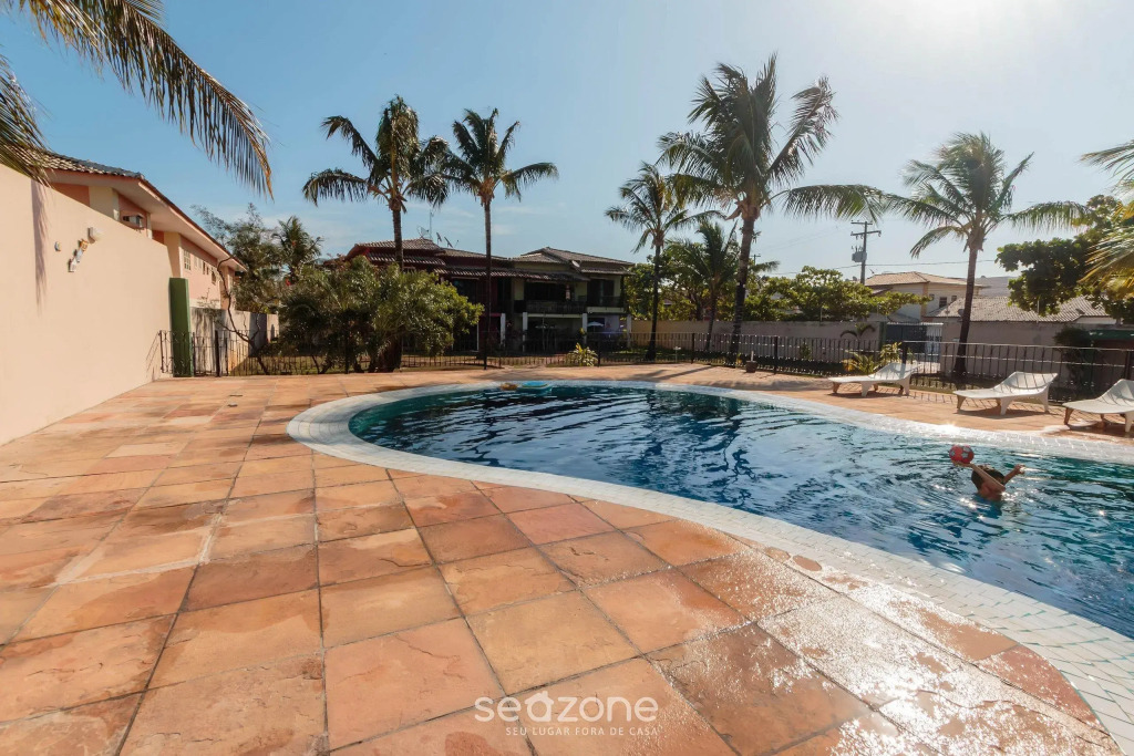 Linda Casa com piscina e churrasqueira URA0015