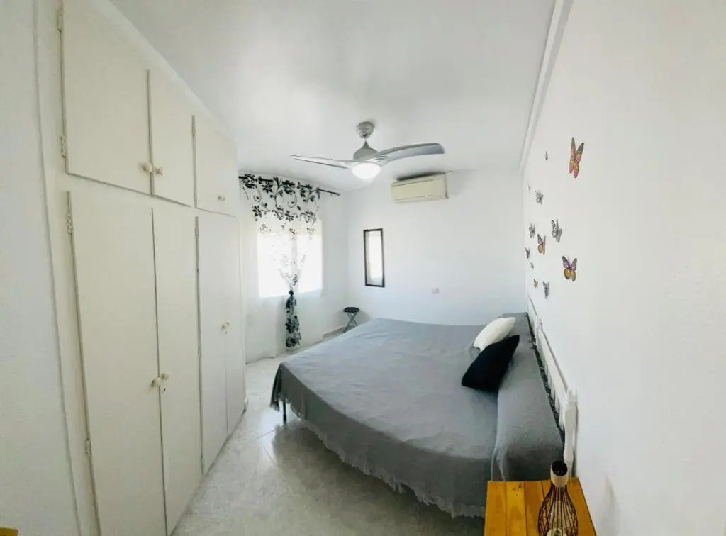 Apartamento, vistas frontales al mar a 30 segundos de de la playa