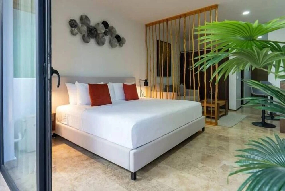Stylish Studios Pool Near Beach