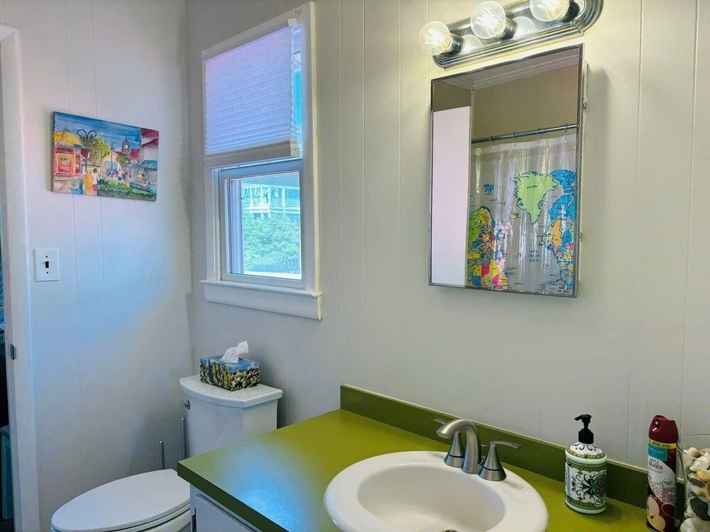 Lime Inn 4 Bedroom Home by RedAwning