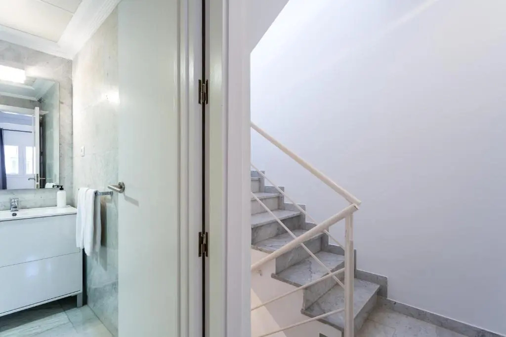 LR2 Private Terrace & Parking Right in the city Center