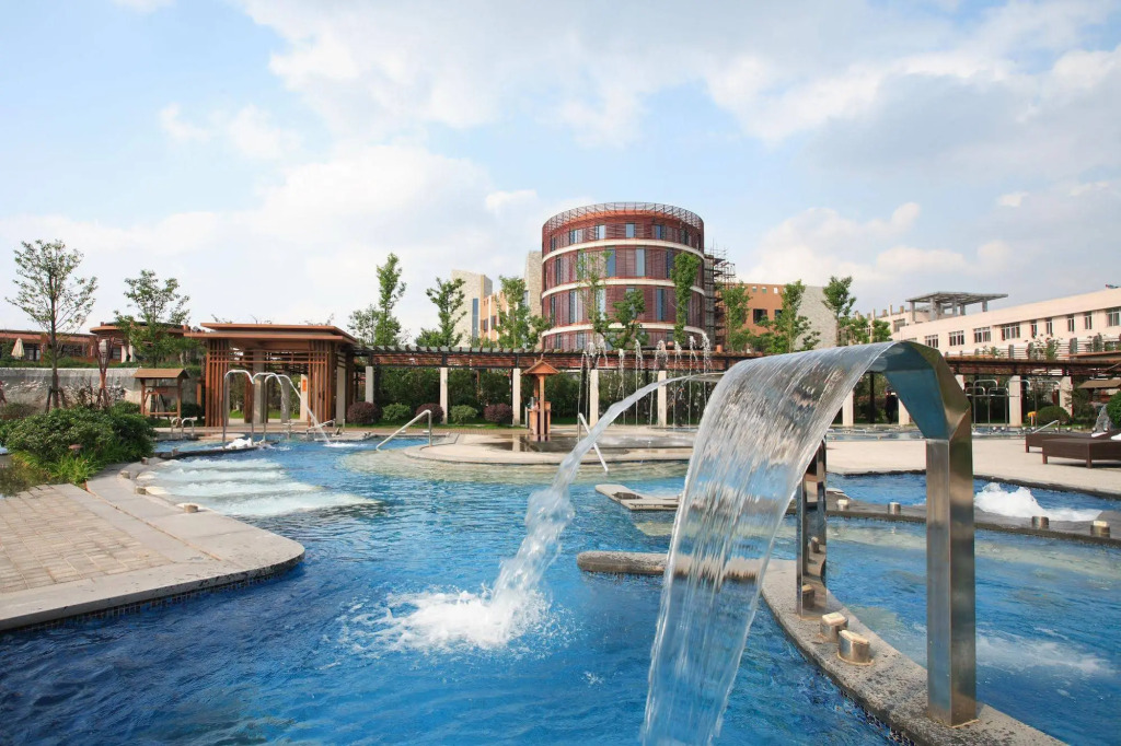 Phoenix Hotspring Resort