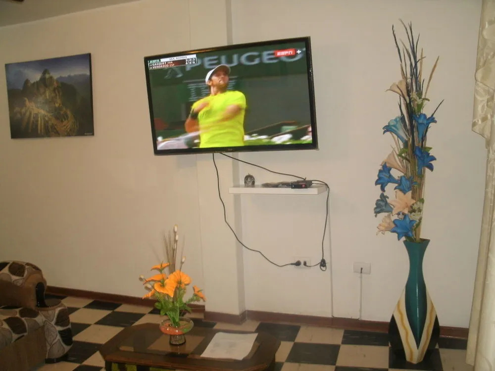 Angelicas House 2BR Near Airport Terrace WiFi