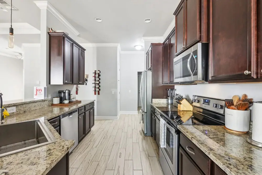 Family-friendly Oasis: Grilling & Outdoor Fun 4 Bedroom Home by RedAwning