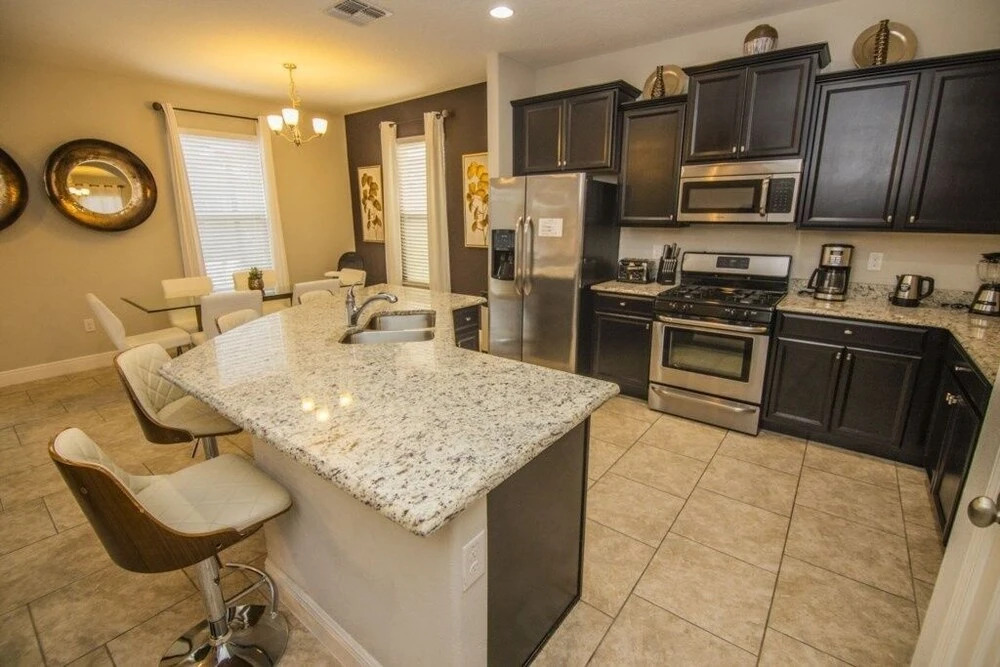 6 Bed In Top Resort Near Disney! Pool & Spa 6 Bedroom Home by Redawning