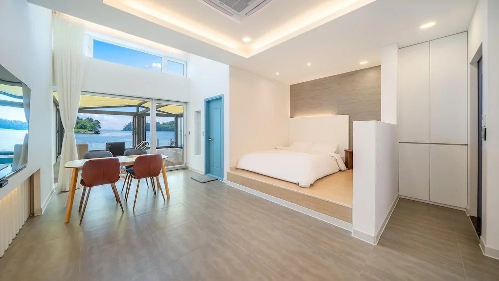 Changwon 055 PoolVilla