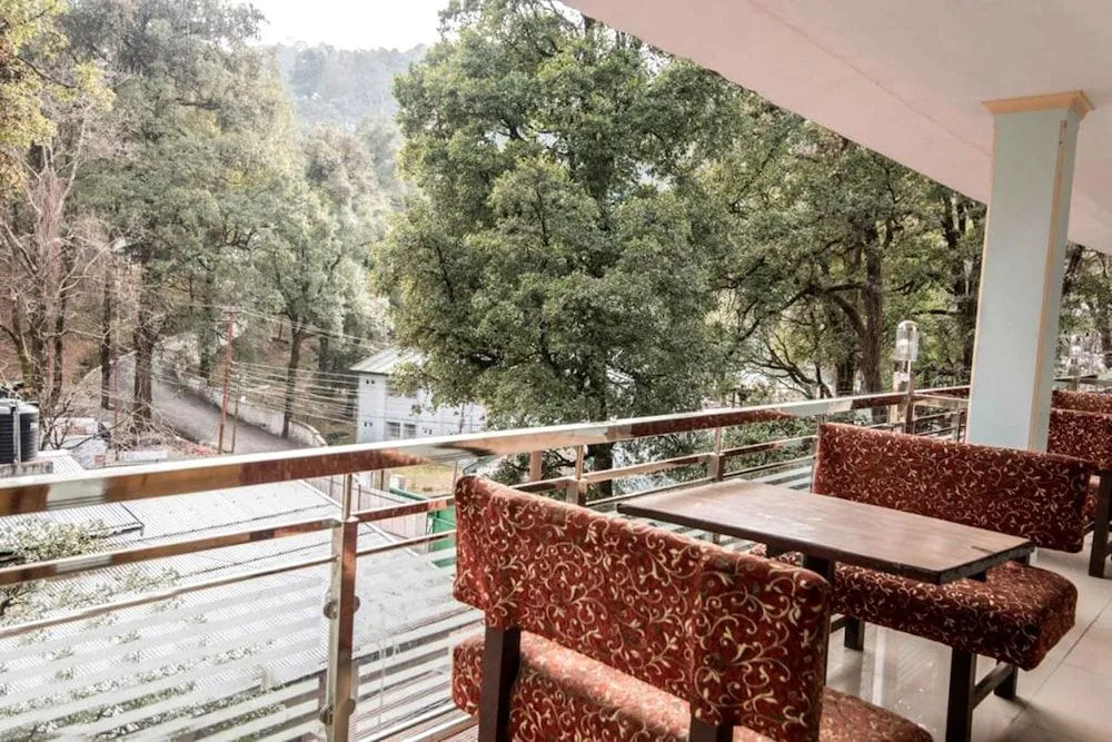 Goroomgo Moon Nainital