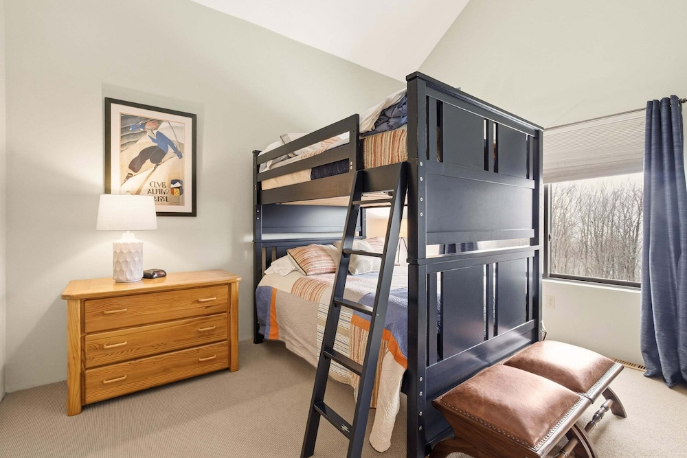 Seven Springs Meadowridge 3brloft Premier-cssv8011 3 Bedroom Condo