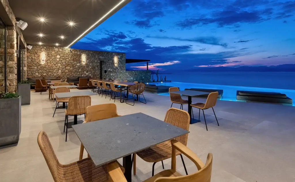 ​Le Grand Bleu Resort