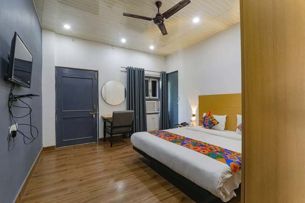 Fabhotel Super 3 Premium Ii