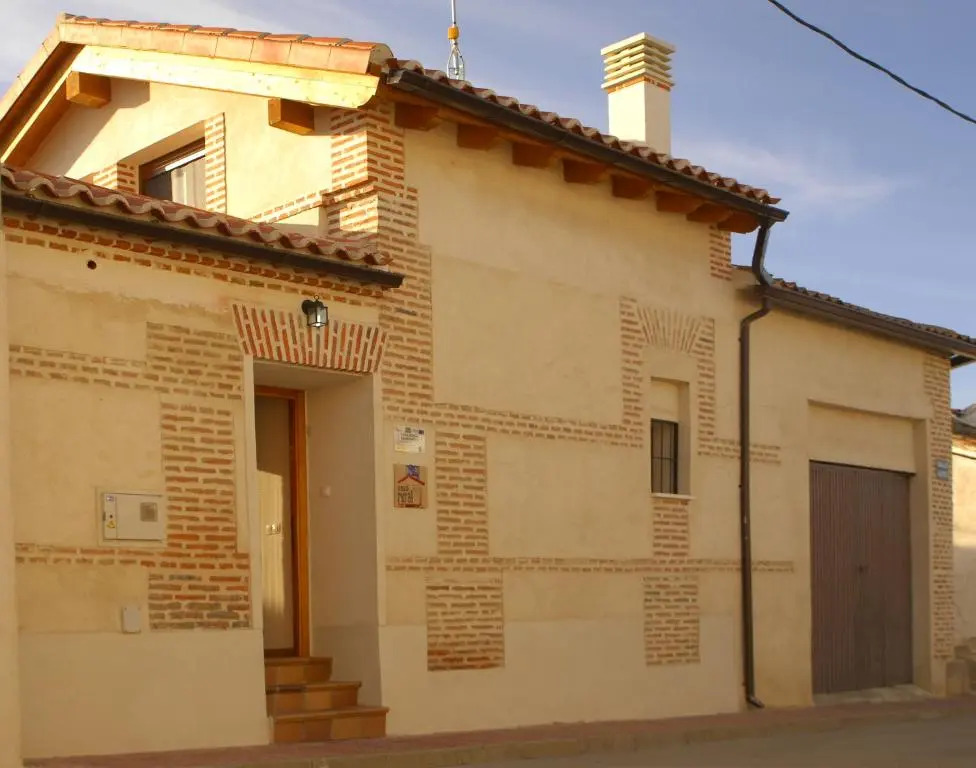 Casa Rural "Hazanas" Adanero