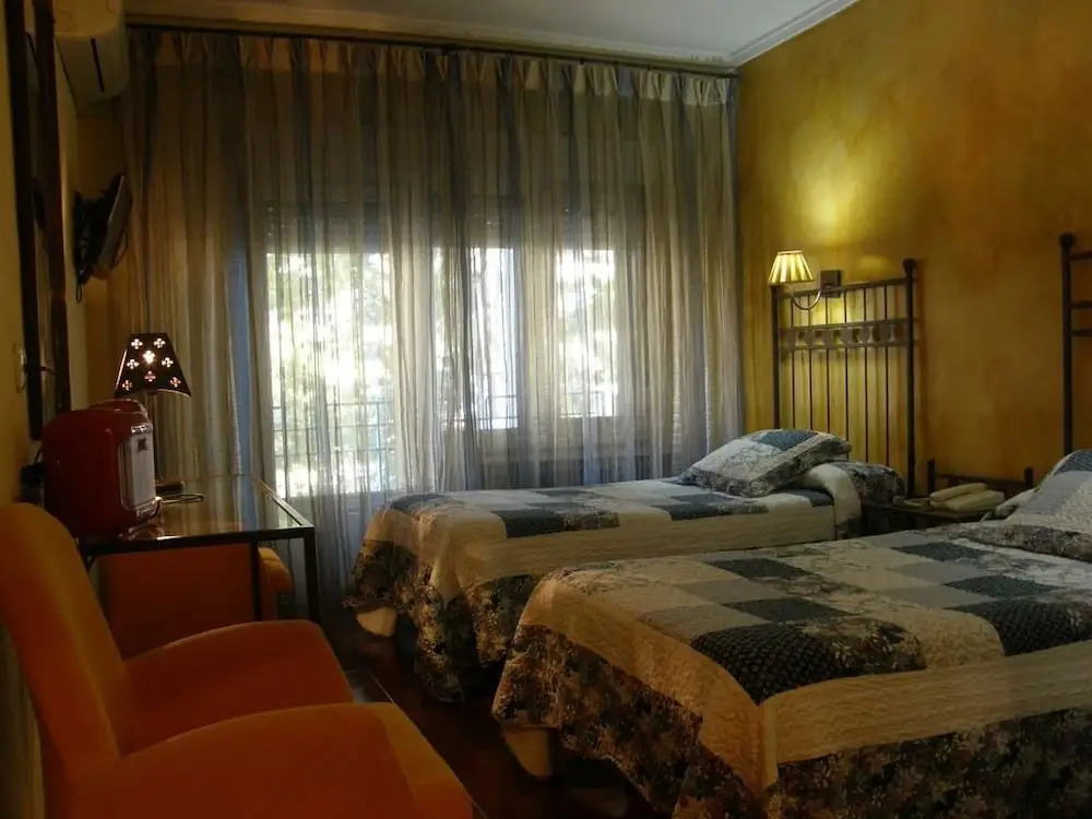 Hostal Goya Suites