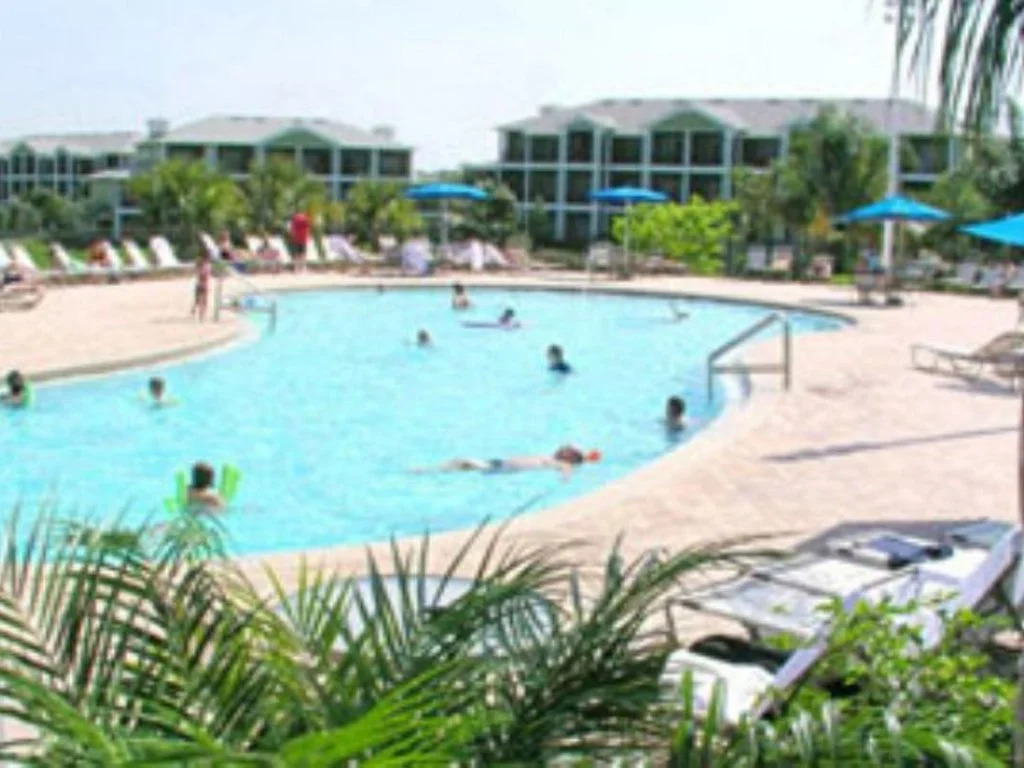 Bahama107b 2 Br condo by RedAwning