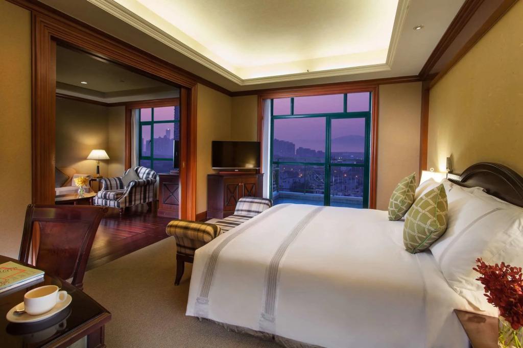 Hotel Indigo Shenzhen Overseas Chinese Town by IHG
