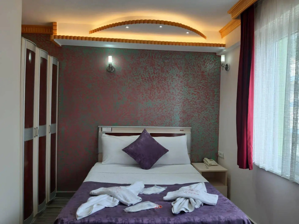 Gür Hotel
