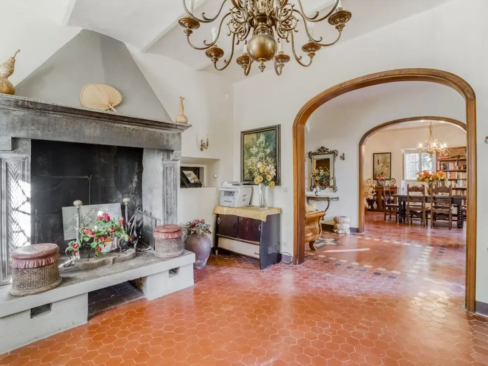 Mansion in Citerna with Pool & Terrace