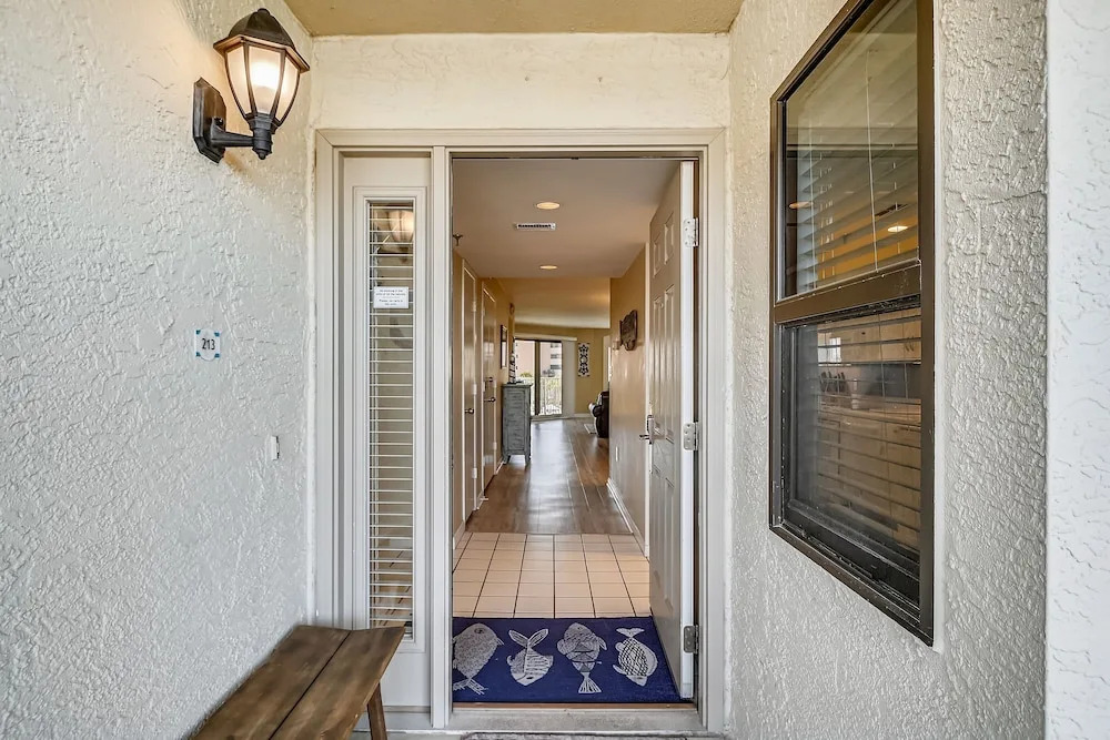 Inlet Reef 213 2 Bedroom Condo by RedAwning