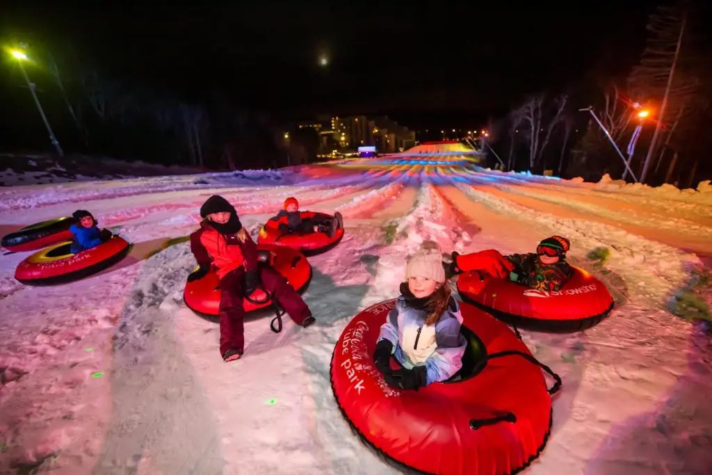 Stroll to Slopes, Village Area, Ski in-out MtLodge 322