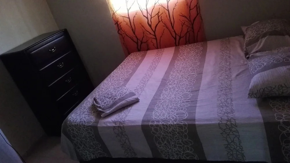 Bright and Youth Condo With hot Water
