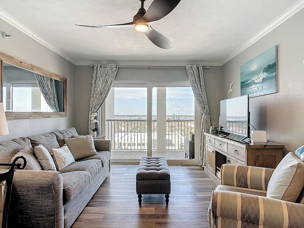 Oceanfront 1BR Condo Balcony Heated Pool Beach
