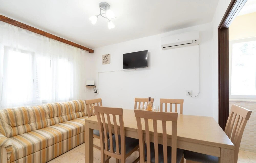 Beautiful Home in Prizba With Wifi and 3 Bedrooms