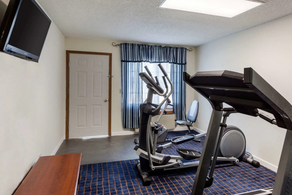 Dragonfly Inn & Suites