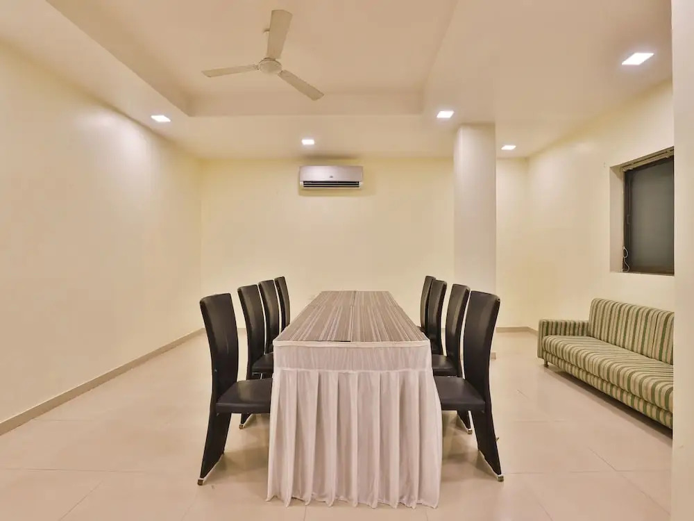 OYO 6684 Hotel Park Sangam