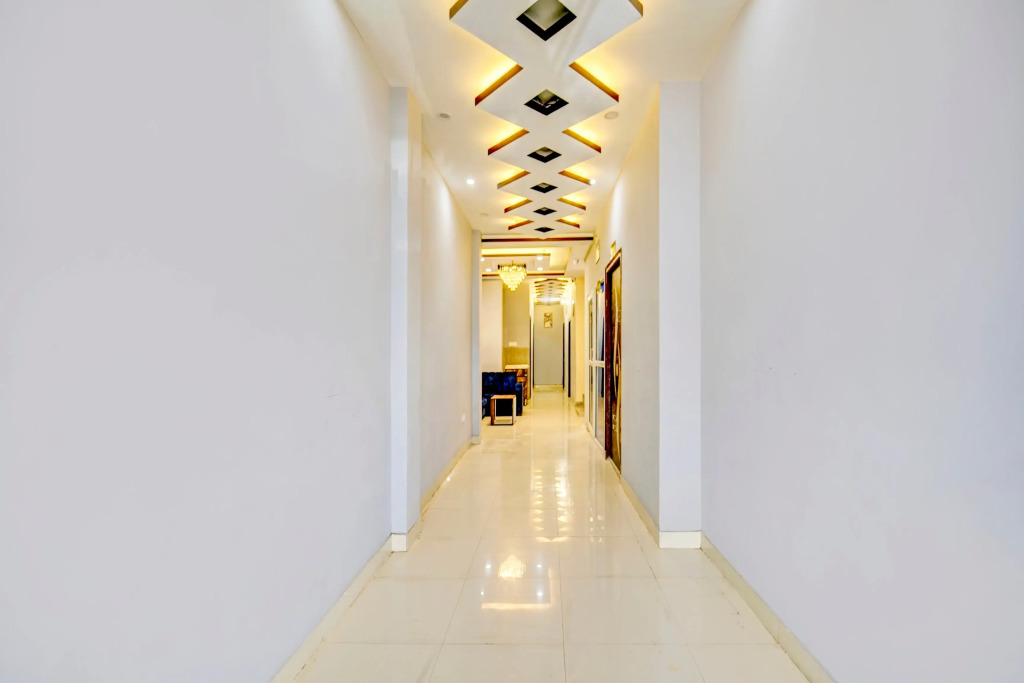 Super Townhouse Anisabad Near Mahavir Sansthan