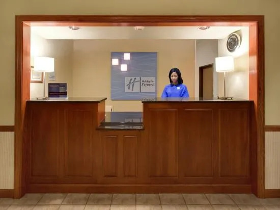 Holiday Inn Express Watertown