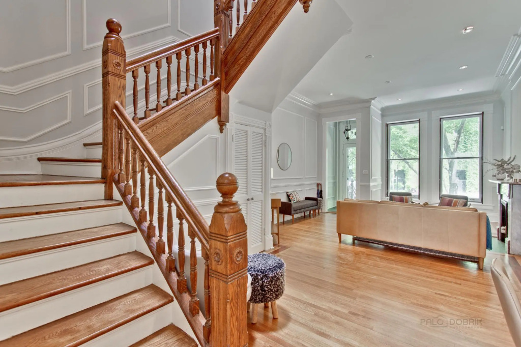 Spacious Chicago House near Oak Street Beach