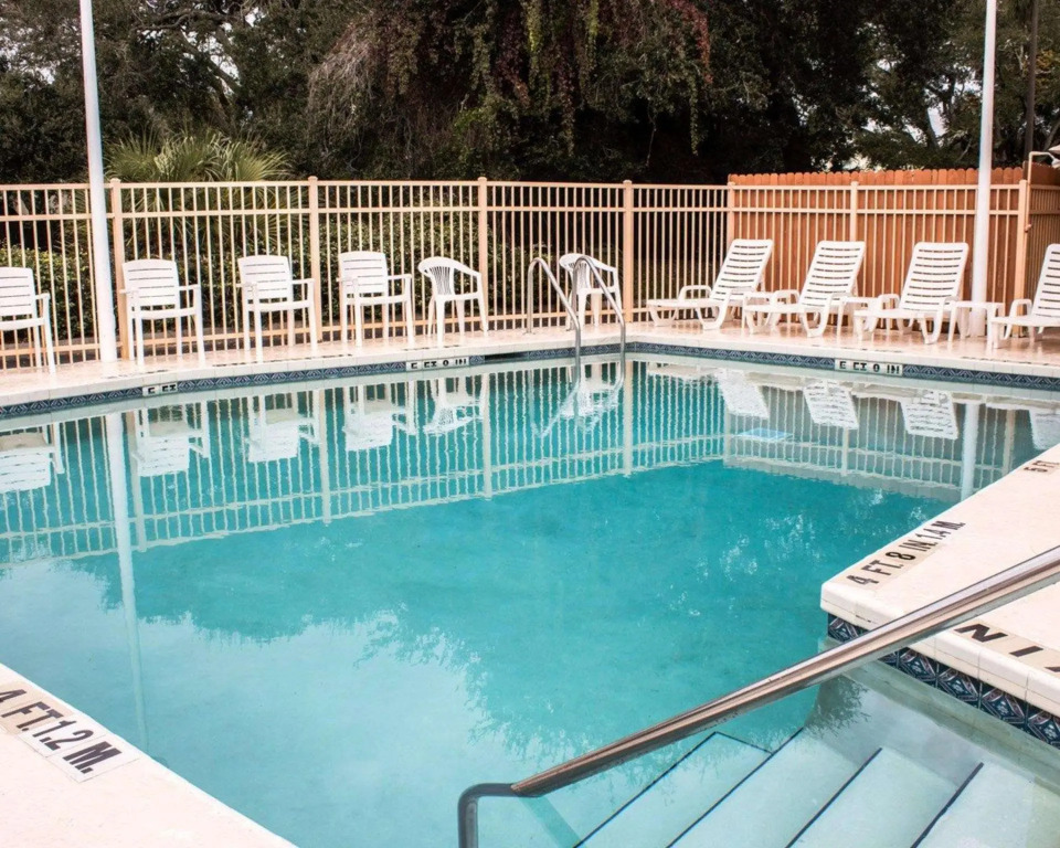 Quality Inn & Suites St Augustine Beach Area