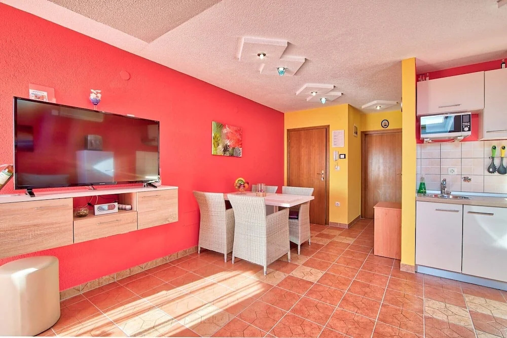 Apartment 1836