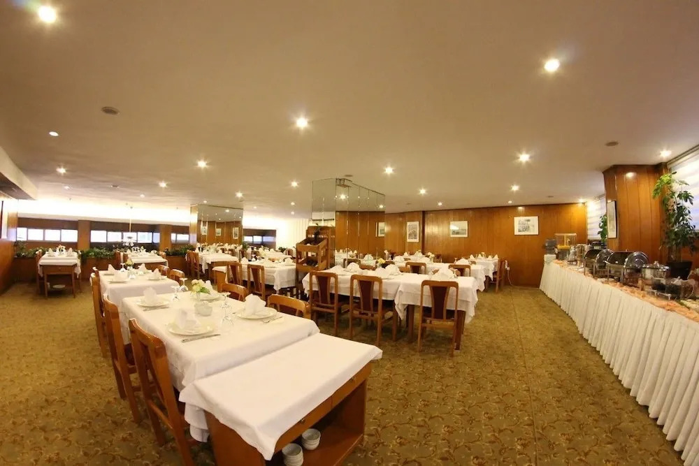 Segmen Hotel