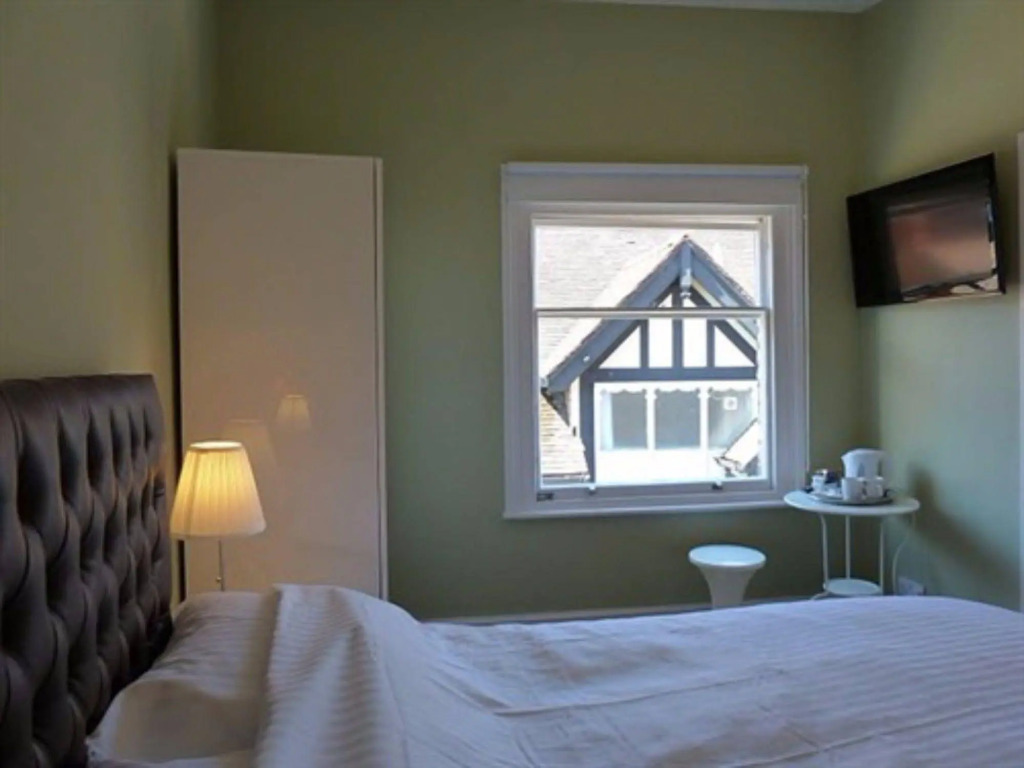 Grosvenor Place Guest House